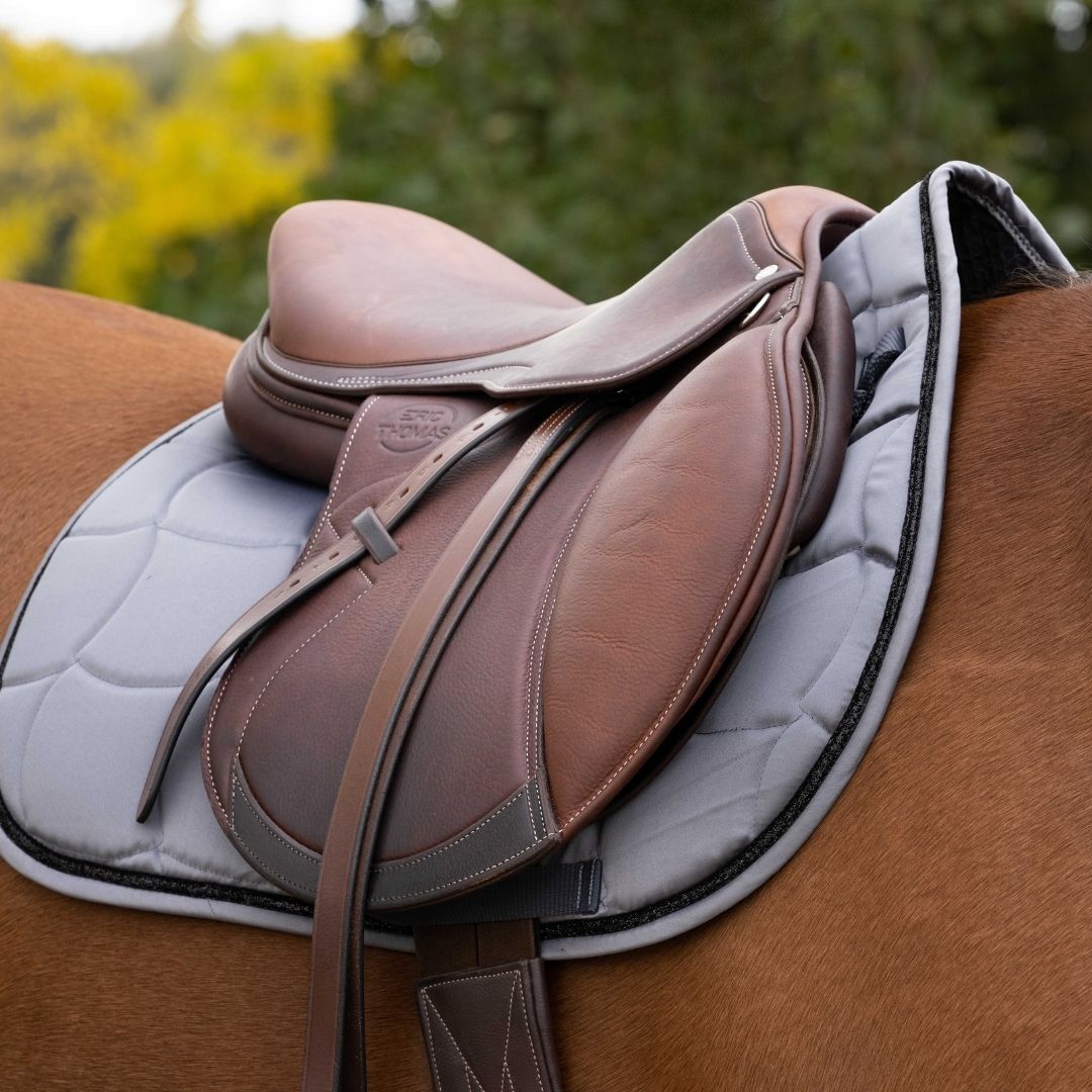 tapis equitheme satin gris (1)